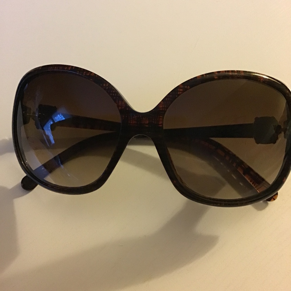 New Chanel Sunglasses 5174. C.1204/3B 58/16